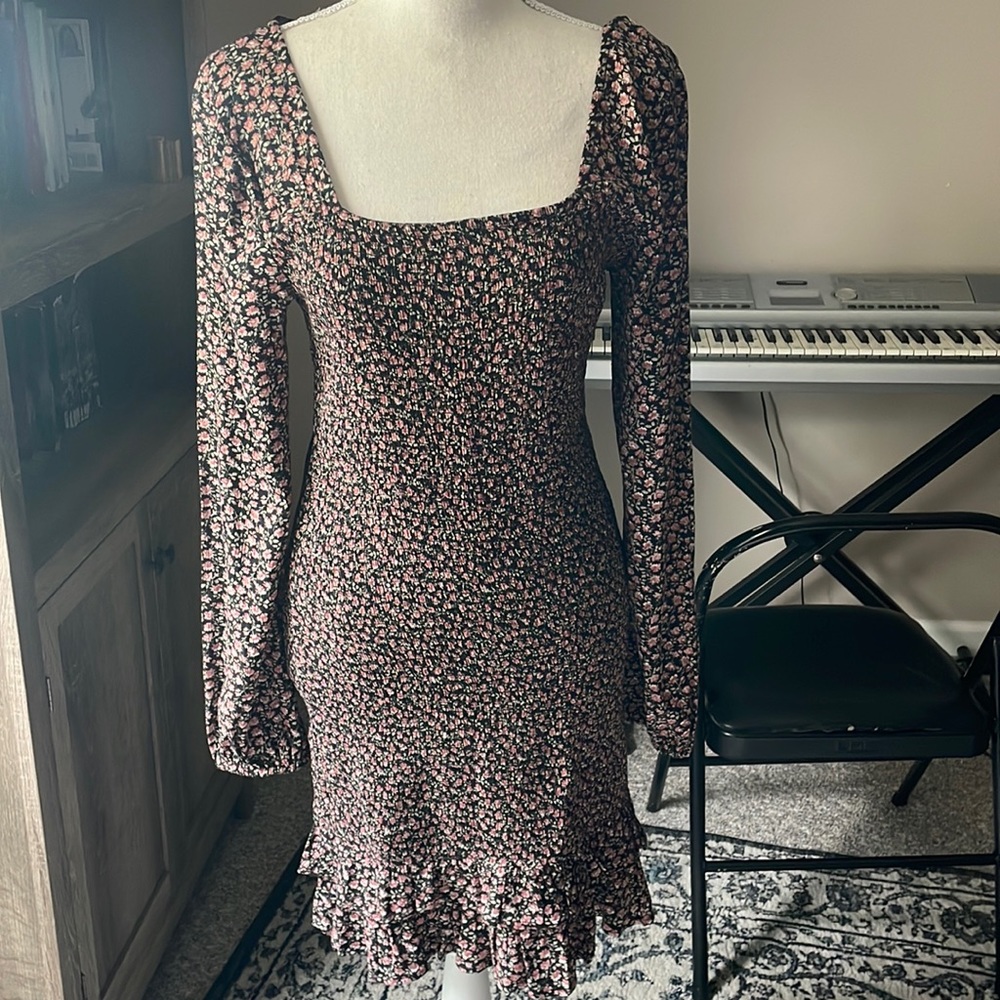Red rose patterned black dress cute and stylish for any occasion